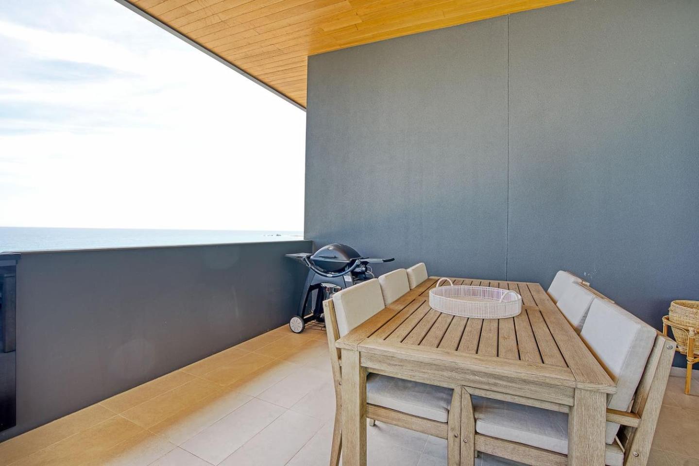 Apartment Sable Penthouse At Palm Beach's Waterfront Gold Coast