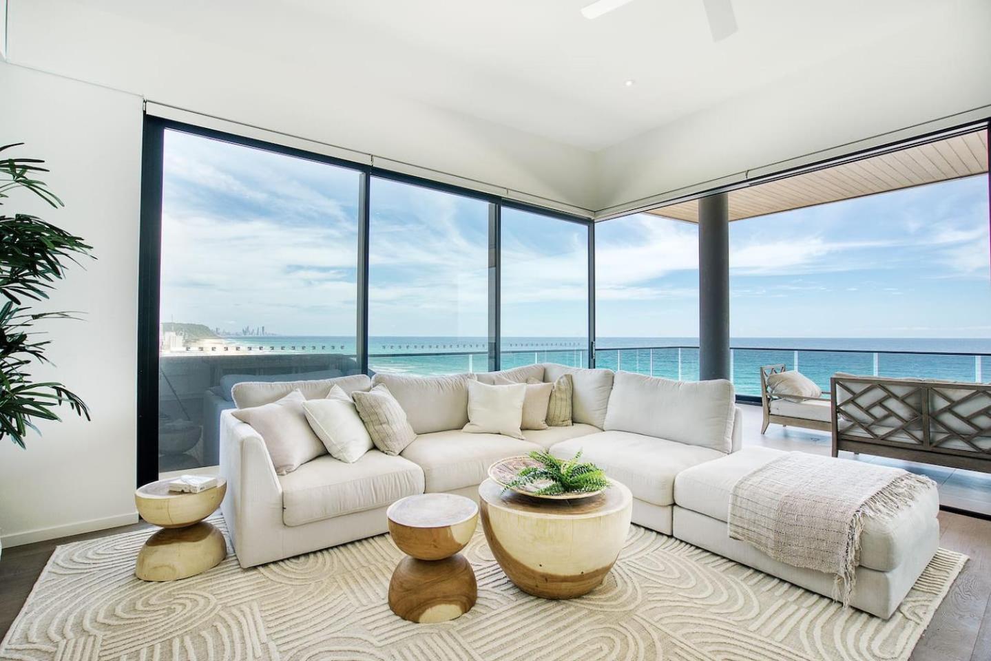 Apartment Sable Penthouse At Palm Beach's Waterfront Gold Coast