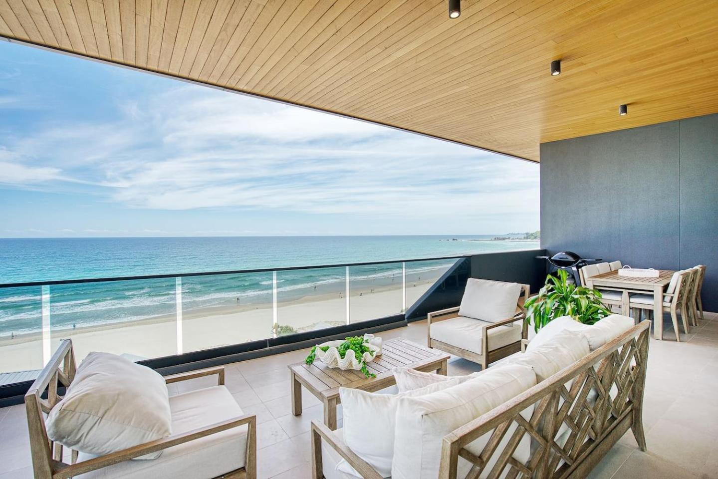 Apartment Sable Penthouse At Palm Beach's Waterfront Gold Coast