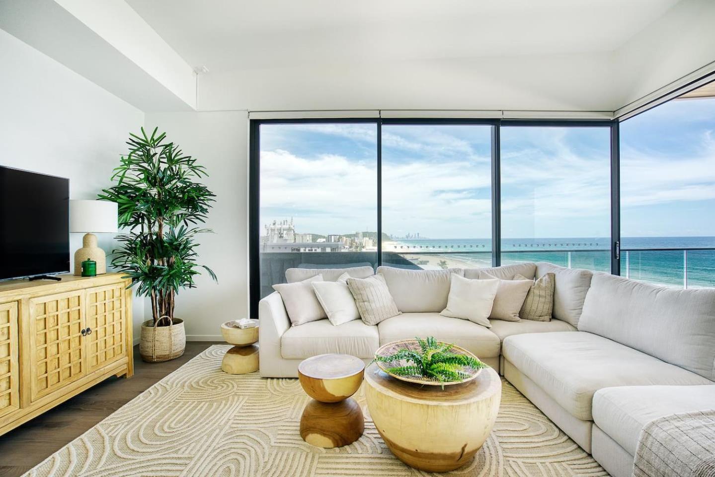 Apartment Sable Penthouse At Palm Beach's Waterfront